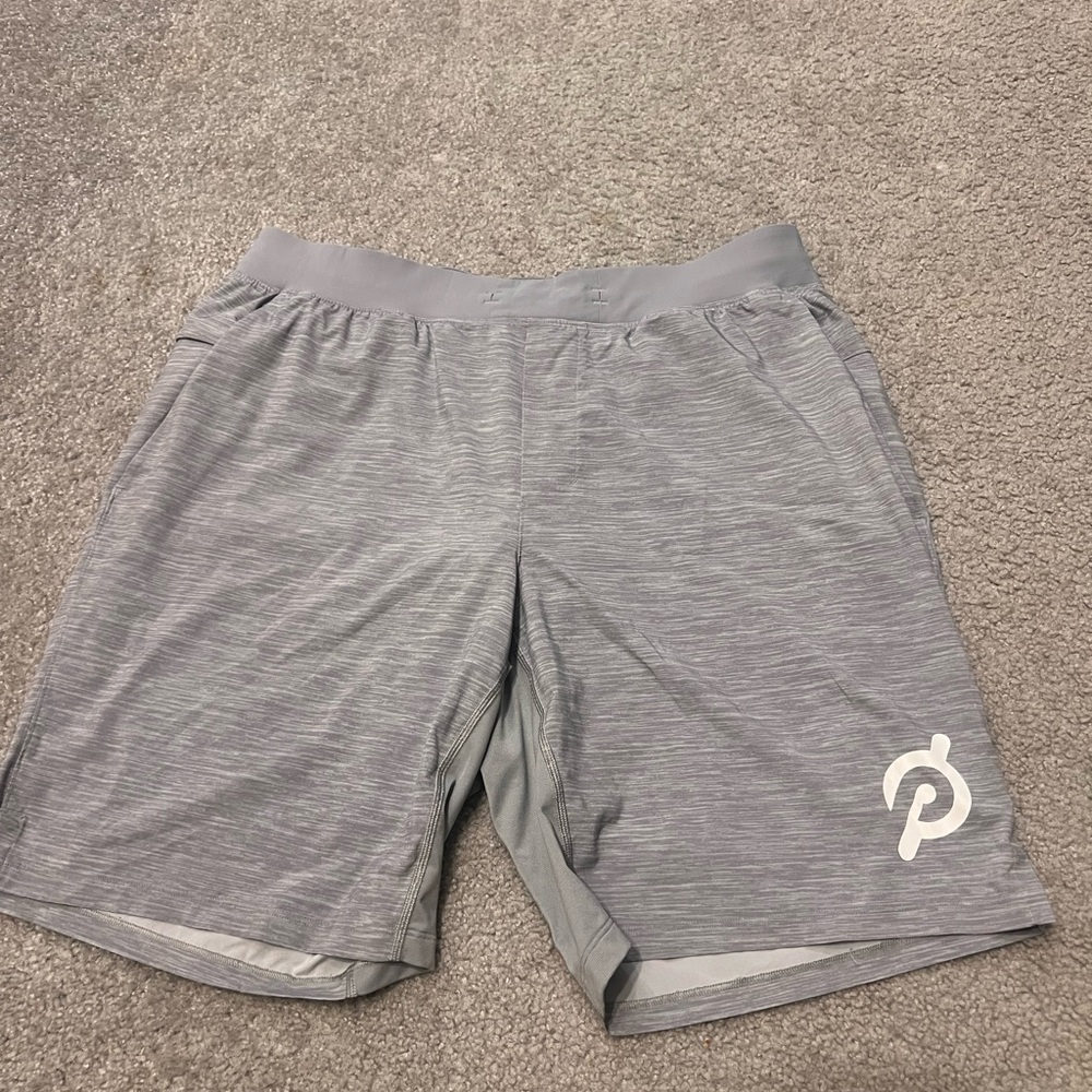 Peloton / Lululemon Light Gray Athletic Men's Shorts LG